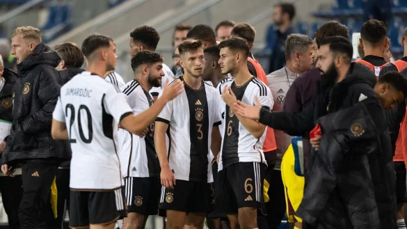 - &copy; Hendrik Schmidt/dpa