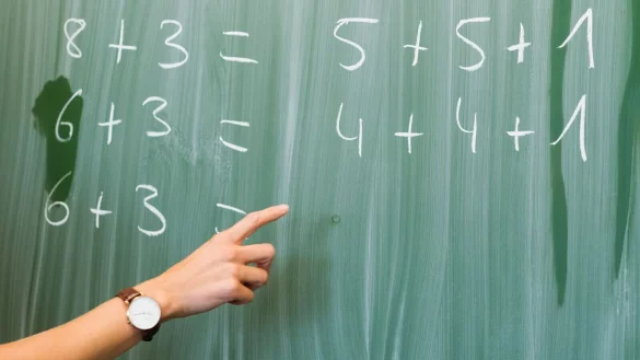 - &copy; Julian Stratenschulte/dpa