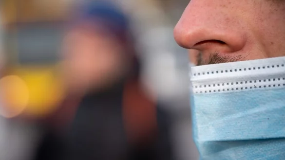 Forscher arbeiten schon seit der Fr&uuml;hzeit der Pandemie an Schleimhaut-Impfstoffen. Anfang September wurden zwei Pr&auml;parate in Indien und China zugelassen. - &copy; Sebastian Gollnow/dpa