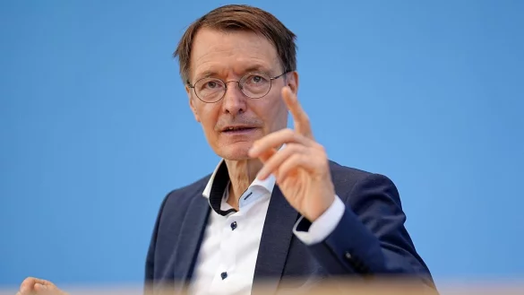 - &copy; Michael Kappeler/dpa