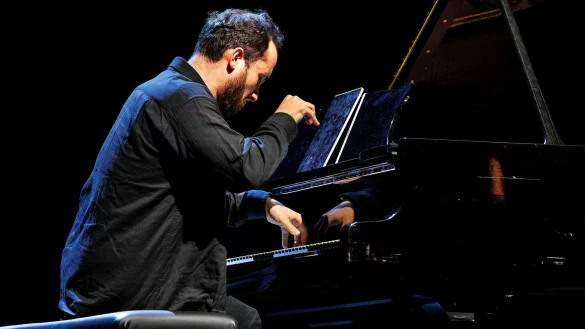 - &copy; Carsten Koall/dpa