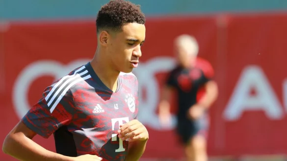 - © Mladen Lackovic/dpa