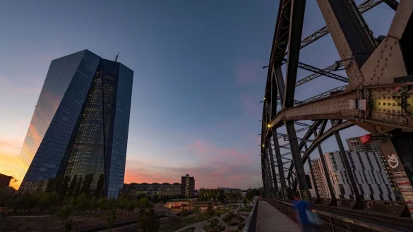 - © Boris Roessler/dpa