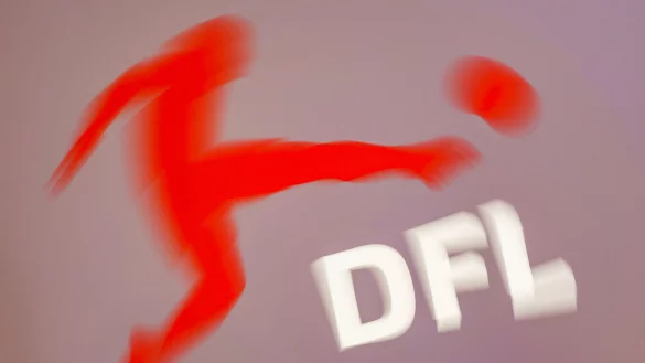 - &copy; Frank Rumpenhorst/dpa