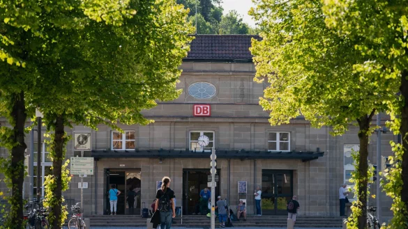 - &copy; Nicolas Armer/dpa