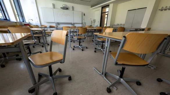 - &copy; Peter Kneffel/dpa