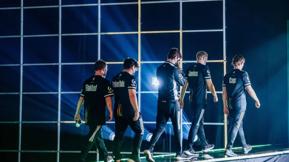 - &copy; Lee Aiksoon/Riot Games/dpa