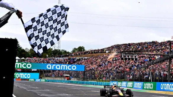 - &copy; Attila Kisbenedek/Pool AFP/AP/dpa