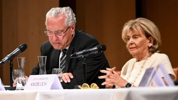 - &copy; Stefan Puchner/dpa