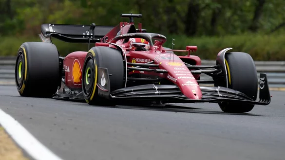 - &copy; Darko Bandic/AP/dpa