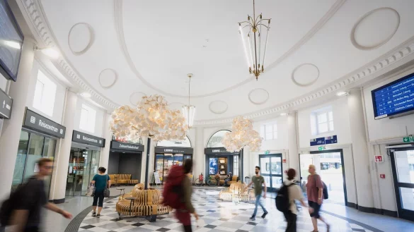 - &copy; Nicolas Armer/dpa