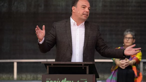 - &copy; Swen Pf&ouml;rtner/dpa