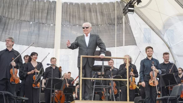 - &copy; Joerg Carstensen/dpa