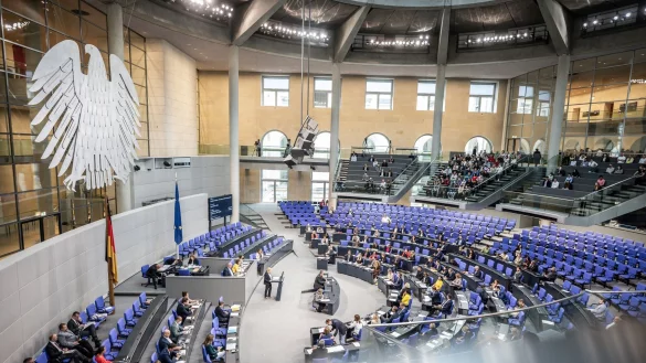 - &copy; Michael Kappeler/dpa