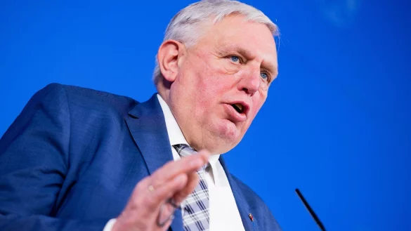 - © Rolf Vennenbernd/dpa