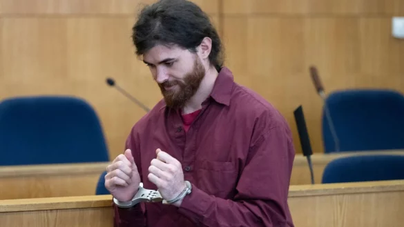 - &copy; Boris Roessler/dpa