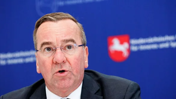 - &copy; Michael Matthey/dpa