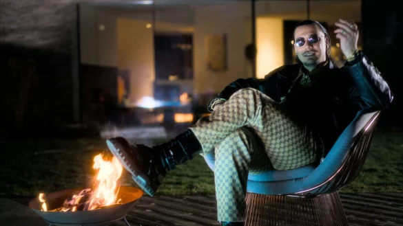 - &copy; Nepomuk Fischer/Sony/Amazon-Prime/dpa