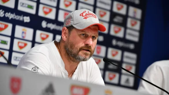 Der 1. FC Köln mit Trainer Steffen Baumgart trifft in der Conference League zunächst auf OGC Nizza, Partizan Belgrad und den FC Slovacko. - © Marton Monus/dpa