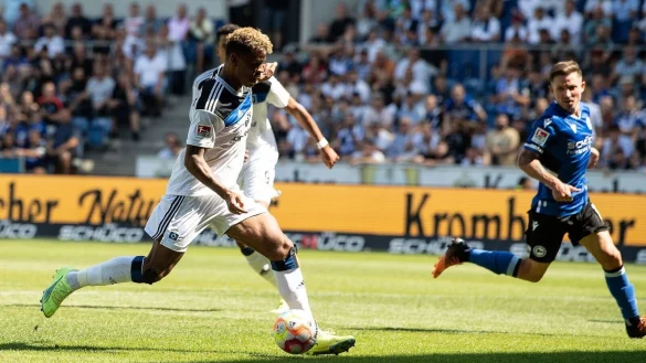 - © Swen Pförtner/dpa