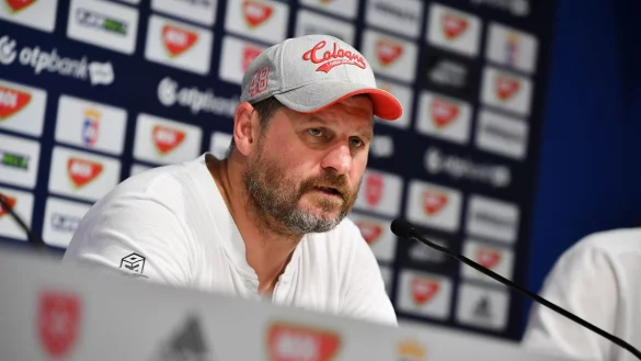 - &copy; Marton Monus/dpa