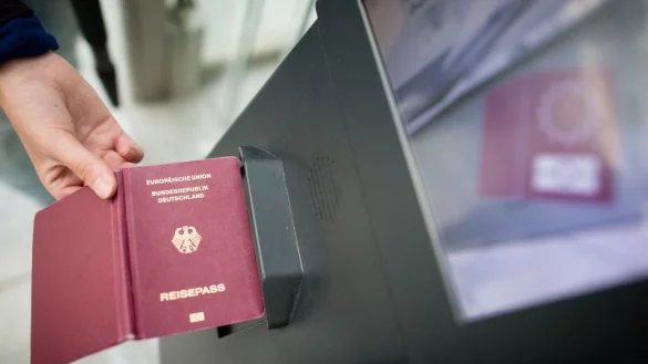 - &copy; Matthias Balk/dpa