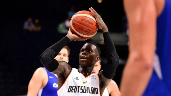 - © Daniel Bockwoldt/dpa