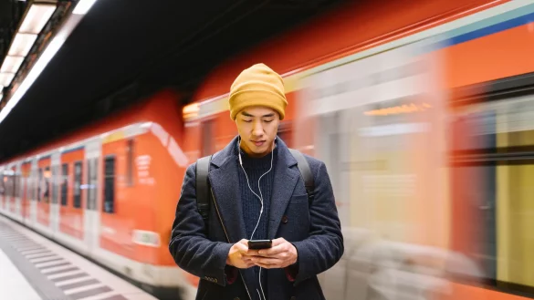 Hier unten sieht\\\'s mau aus mit Netz. Gut, wenn man f&uuml;r solche Orte mit der Offline-Funktion vorgesorgt hat. - &copy; Hernandez And Sorokina/Westend61/dpa-tmn