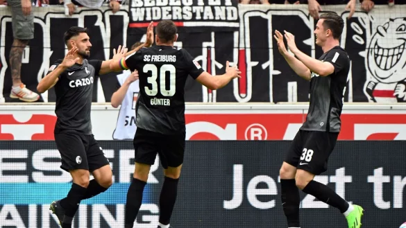 - &copy; Uli Deck/dpa