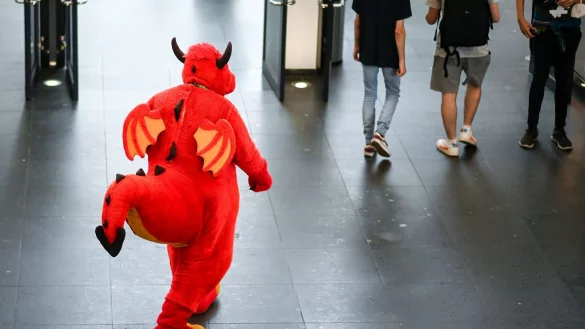 - &copy; Jens Kalaene/dpa