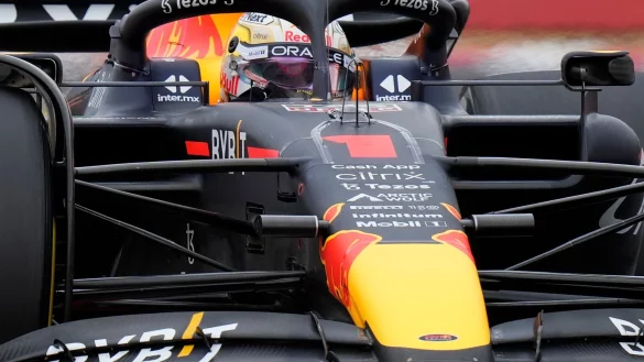 - &copy; Darko Bandic/AP/dpa