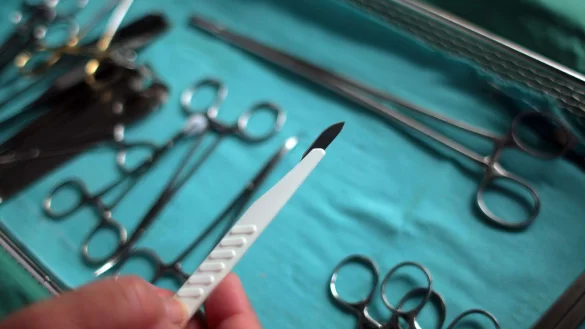 In der Türkei boomt der Gesundheitstourismus. Eingriffe sind dort bis zu 50 Prozent günstiger als in Deutschland. Doch nicht immer geht dabei alles gut. - © Oliver Berg/dpa/Symbolbild