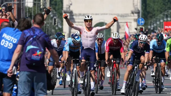 - © Soeren Stache/dpa