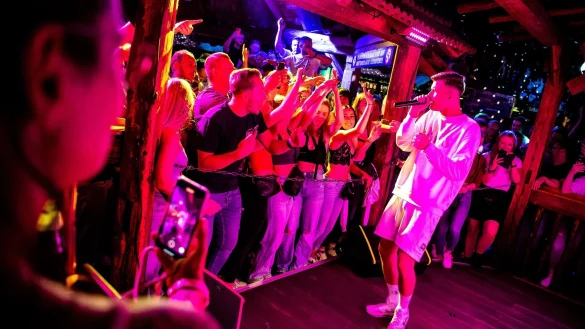 - &copy; Sina Schuldt/dpa