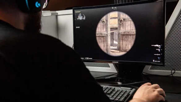 - &copy; Zacharie Scheurer/dpa-tmn/dpa