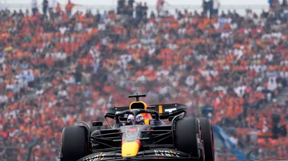 - &copy; Peter Dejong/AP/dpa