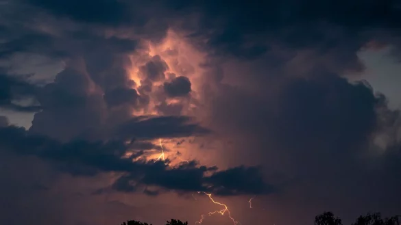 - &copy; Fabian Sommer/dpa/Symbolbild