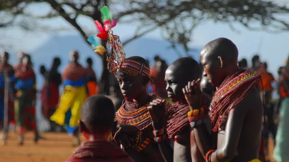 Indigene, wie Angeh&ouml;rige des Volkes Samburu im Norden Kenias, sind besonders bedroht. - &copy; Pixabay (Symbolfoto)