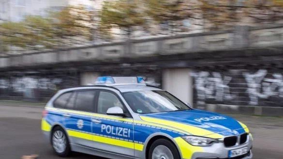 - &copy; Bernhard Preu&szlig;