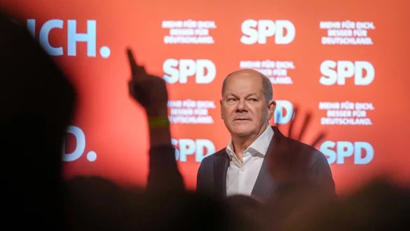 Weiteres Geld f&uuml;r Waffenlieferungen in die Ukraine soll es laut Kanzler Scholz nur unter einer Bedingung geben. - &copy; Kay Nietfeld/dpa