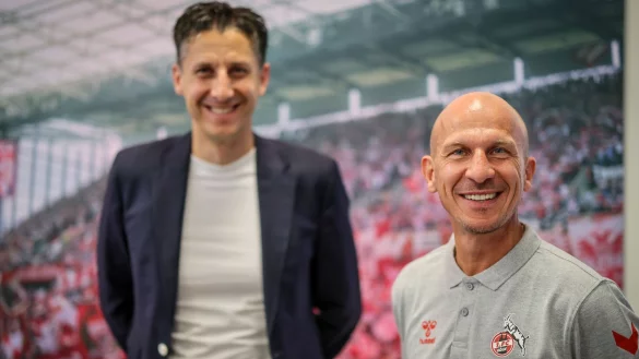 Bei der Vorstellung des Trainers im Juni 2024 gab es noch viel zu lachen, nun sollen Geschäftsführer Christian Keller und Trainer Gerhard Struber beim 1. FC Köln freigestellt worden sein. - © Christoph Reichwein/dpa