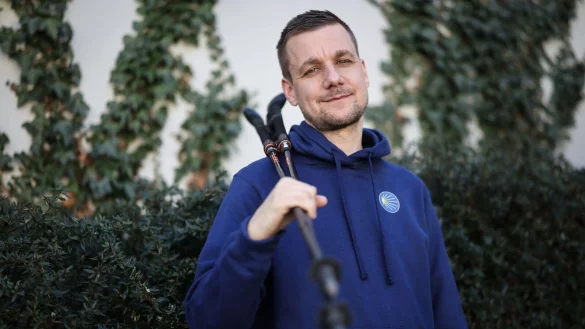 Riesenblasen, Riesenstreit, Riesenrausch - für Tobi Schlegl war die Zeit mit seiner Mutter auf dem Jakobsweg Leid und Freude zugleich. - © Christian Charisius/dpa
