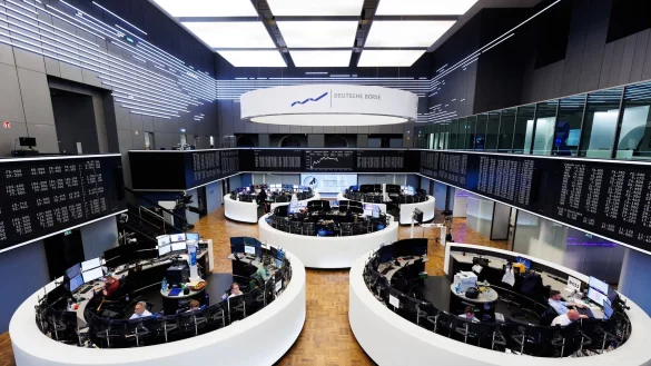 Börse Frankfurt: Nur wenige der wertvollsten Börsenkonzerne der Welt kommen aus Deutschland (Archivbild) - © Lando Hass/dpa