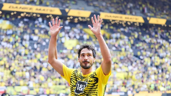 Mats Hummels im BVB-Trikot. Gibt es das nochmal für die Club-WM? - © Christoph Reichwein/dpa