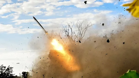 Die Kämpfe im Osten der Ukraine werden mit unverminderter Härte weitergeführt. (Archivbild) - © ---/Ukrinform/dpa