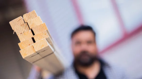 Handwerksmeisterinnen und Meister in NRW bekommen f&uuml;r Gr&uuml;ndungen oder &Uuml;bernahme von Betrieben k&uuml;nftig eine h&ouml;here F&ouml;rderung vom Land. - &copy; Rolf Vennenbernd/dpa