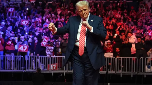 Der «Trump Dance» hat sich längst als Meme im Internet verbreitet. - © Evan Vucci/AP/dpa