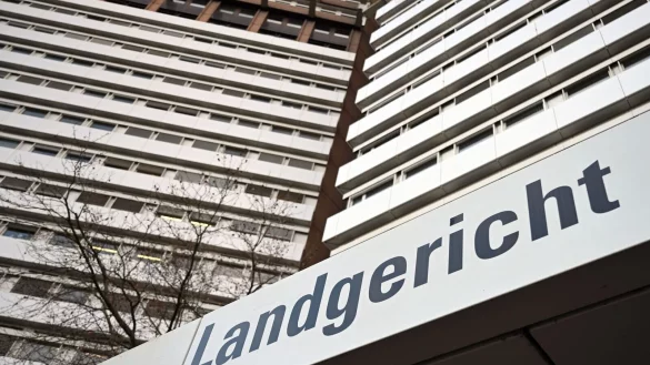 Das Landgericht Köln prüft Anklagen wegen Konflikten unter Drogenhändlern. (Archivbild) - © Federico Gambarini/dpa