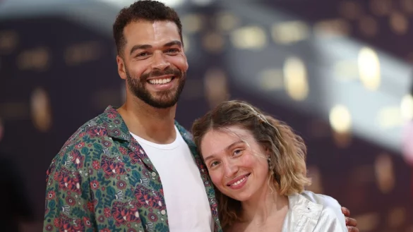 Bianca Heinicke und Freund Timothy Hill besuchten zusammen die TV-Gala zum Deutschen Fernsehpreis. - &copy; Rolf Vennenbernd/dpa