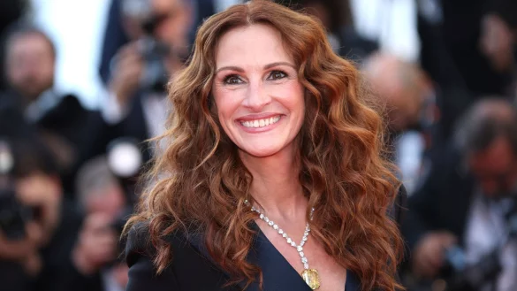 Mit «Pretty Woman» wurde Julia Roberts vor 35 Jahren zum Weltstar. Die Lacher in dem Film sind sicher gesetzt, etwa wenn Roberts als Vivian beim Dinner die Schnecken «schlüpfrige kleine Scheißerchen» nennt.(Archivbild) - © Vianney Le Caer/Invision via AP/dpa